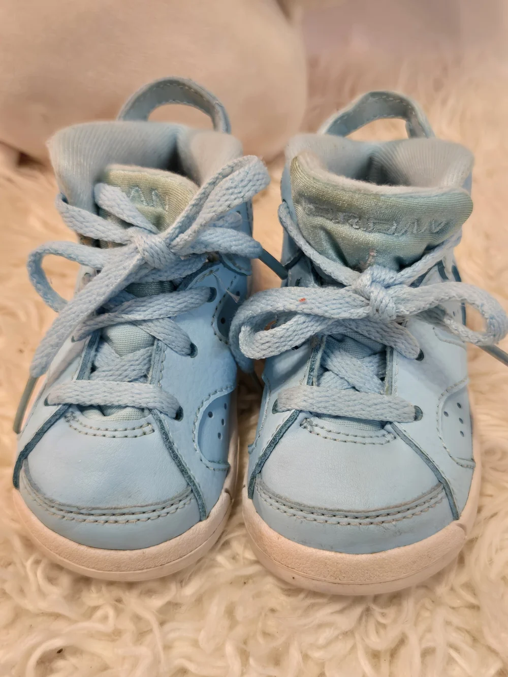 Jordan Kids Sneakers in Pastel Blue and White